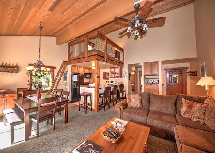 389 - Romantic Snowcreek Retreat Near Creek