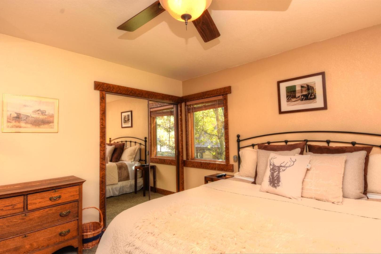 389 - Romantic Snowcreek Retreat Near Creek Mammoth Lakes