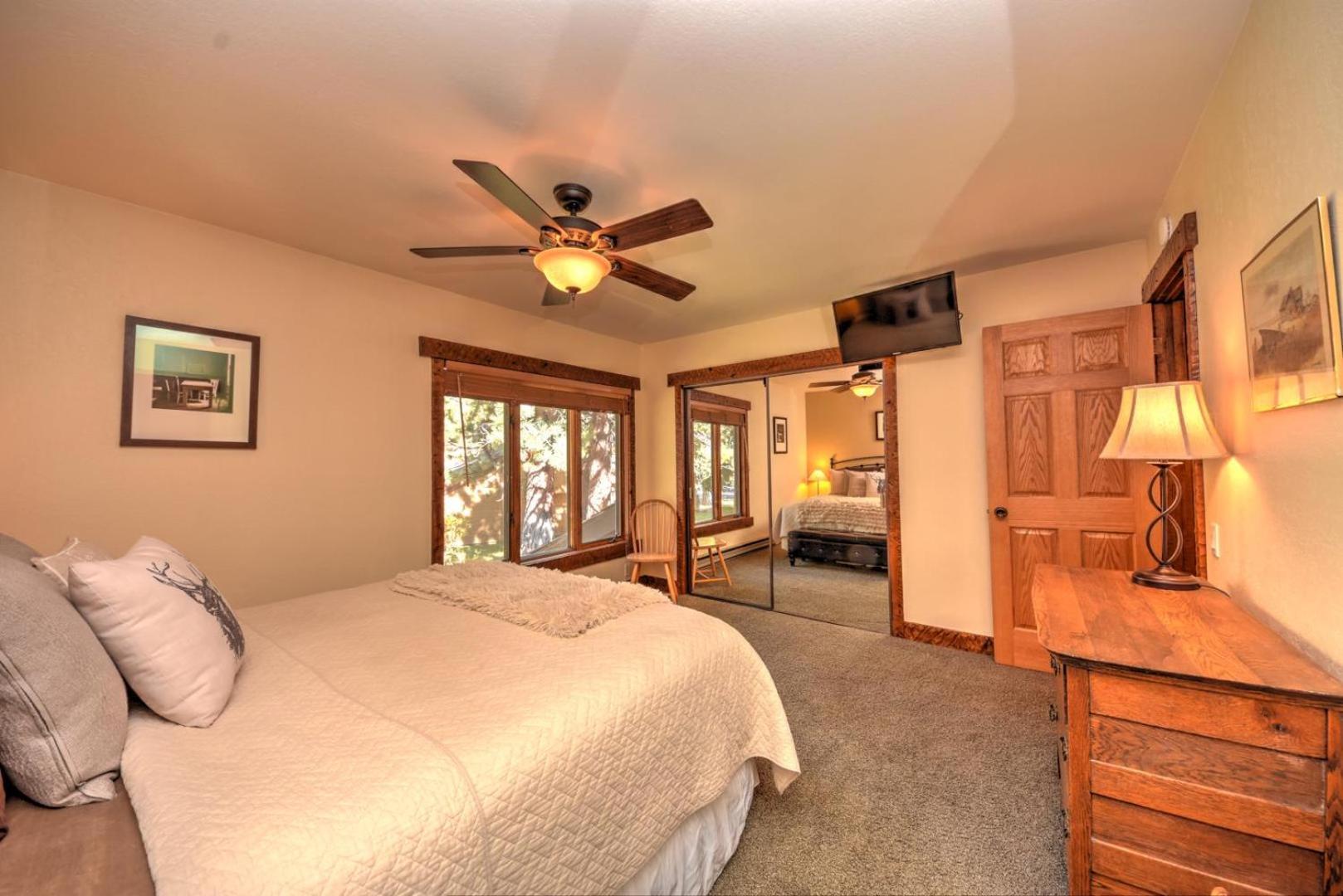 389 - Romantic Snowcreek Retreat Near Creek Apartment *