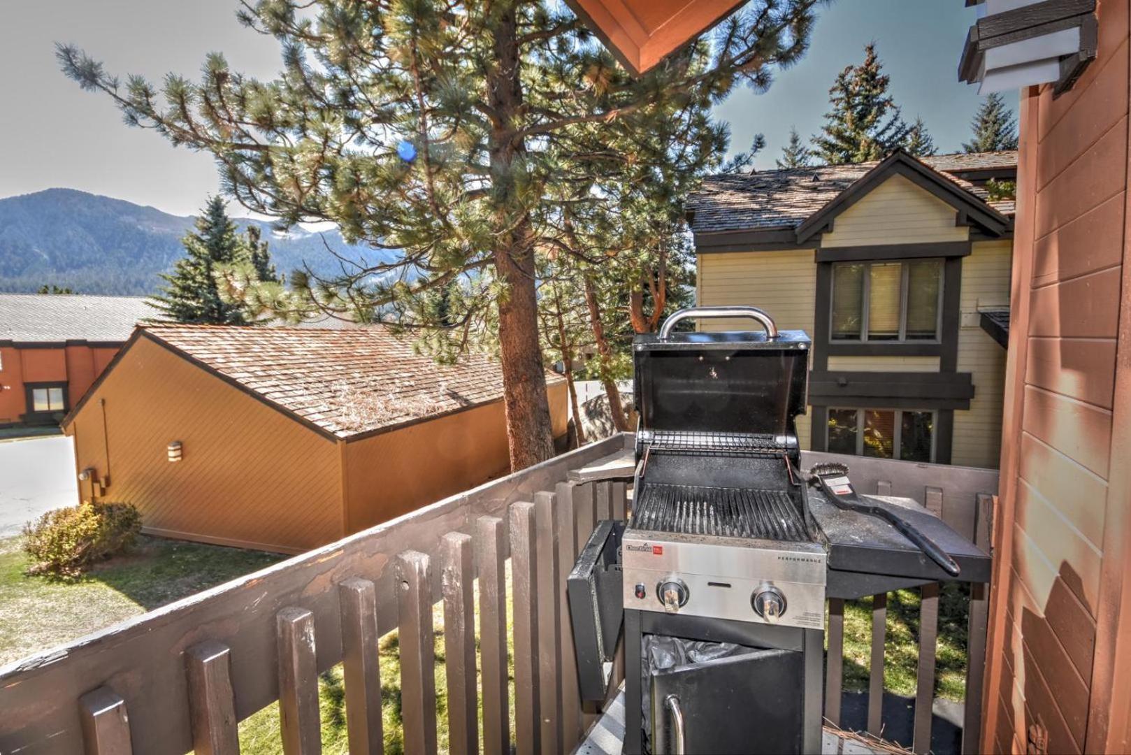 Apartment 389 - Romantic Snowcreek Retreat Near Creek *
