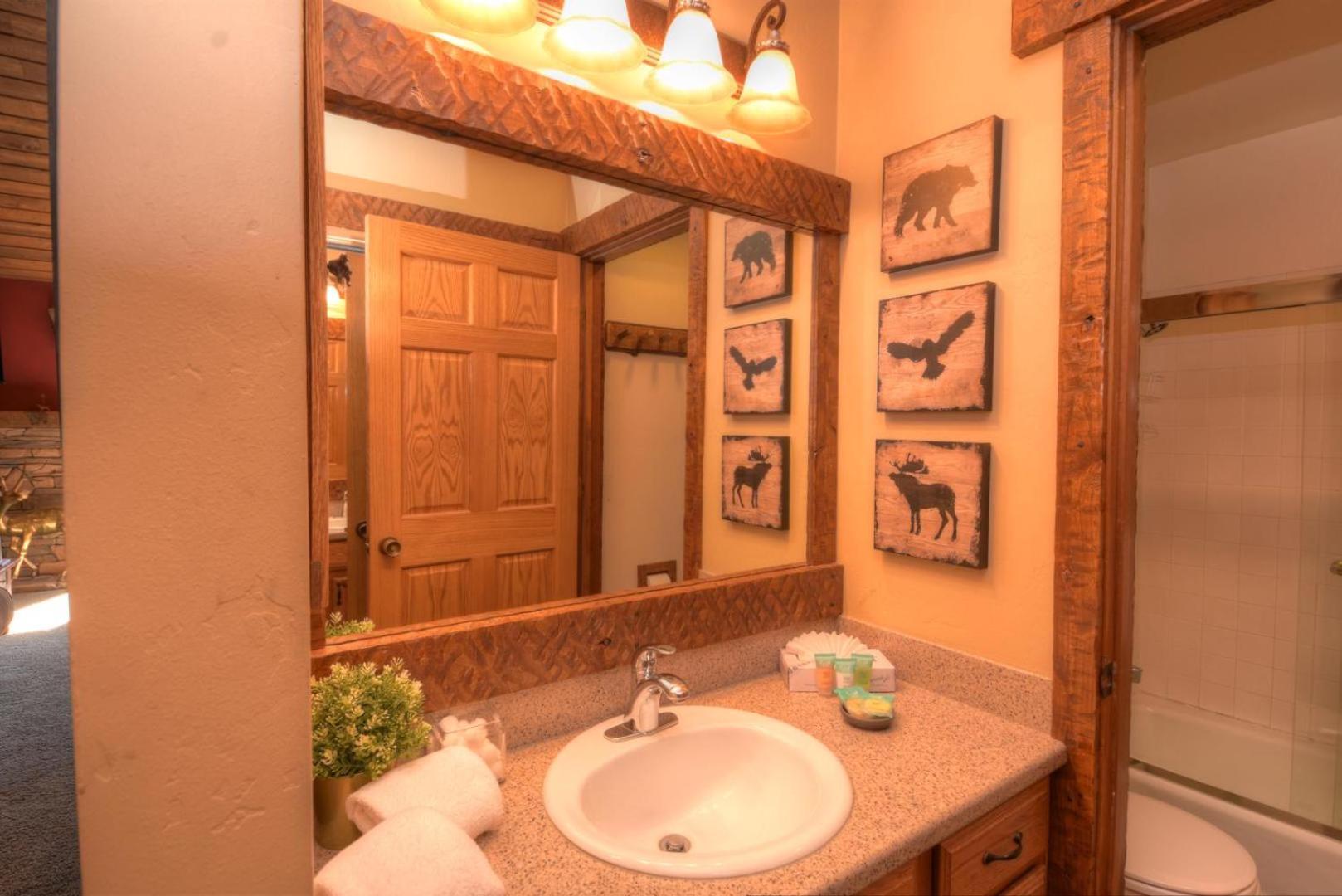 Appartement 389 - Romantic Snowcreek Retreat Near Creek *